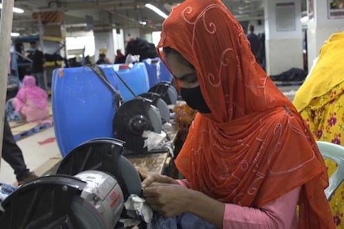 Industrie du vêtement: quand les conditions de travail des travailleuses du Bangladesh «ne changent pas»