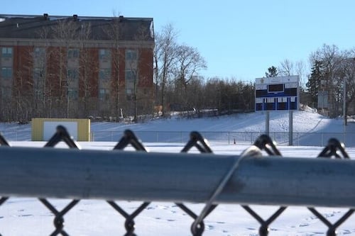 Nez cassé, commotions: la violence des gars envers les filles à l’école est en hausse au Québec