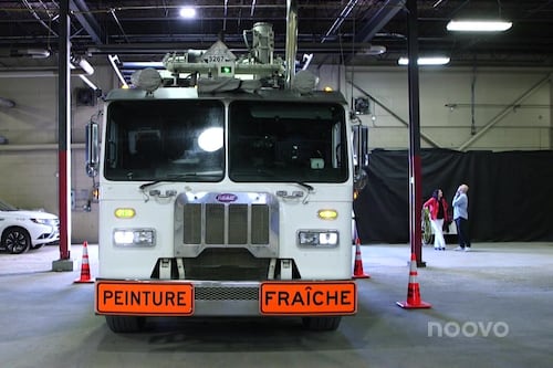 L'unique camion de marquage à l'époxy du ministère des Transports de passage à Trois-Rivières