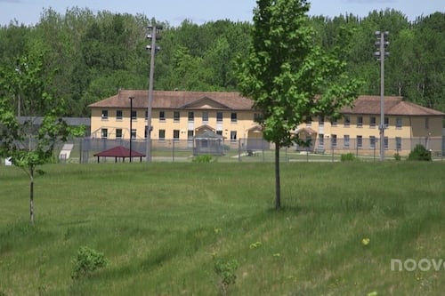 Un intervenant en pacification et sécurité sur quatre claque la porte en Estrie