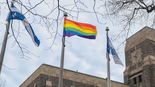 Appui à la communauté LGBTQ+ : vague de haine sur la page du maire de Saguenay
