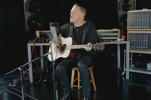 Bryan Adams lancera la Coupe du monde de la FIFA