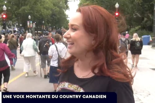L'étoile montante du country canadien Allison Daniels en prestation au FEQ
