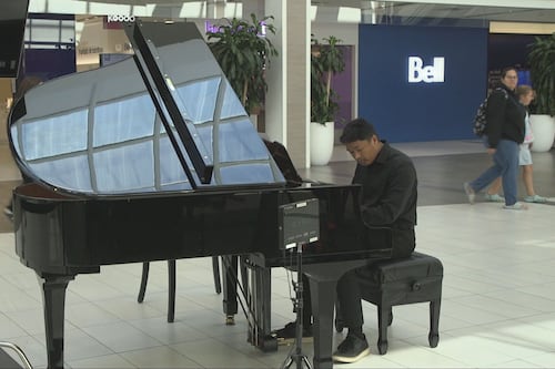 130 heures de piano non-stop: le pari d'un jeune Beauceron