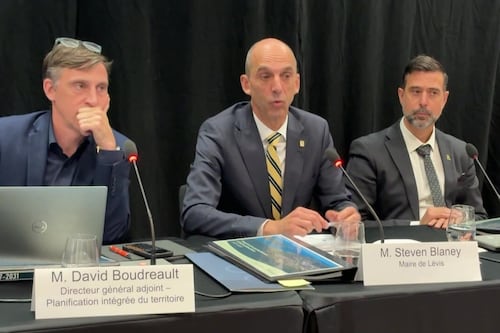 Un PQI «plutôt sexy» à Lévis, selon Steven Blaney